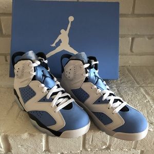 New In Box Jordan 6 Retro UNC Blue Men’s 8 or Women’s 9.5